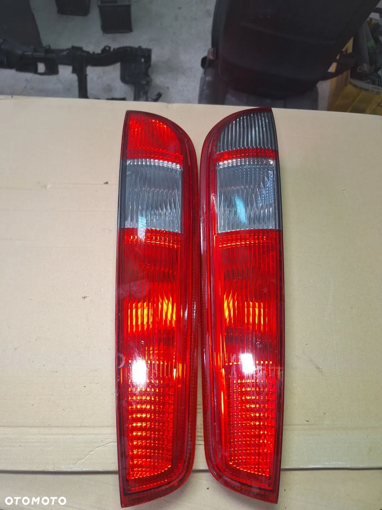lampa lewa lub prawa  tył  FOCUS MK2 KOMBI 06R