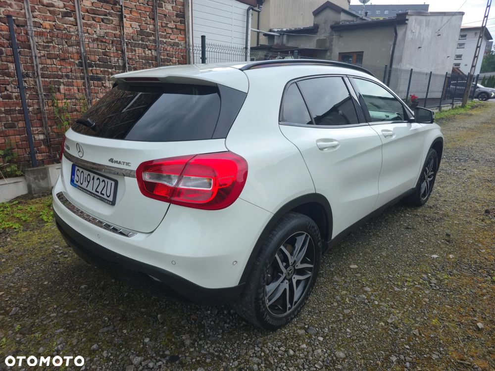 Mercedes-Benz GLA 250 4-Matic - 10