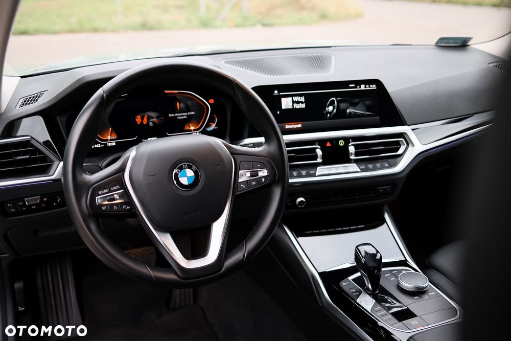 BMW Seria 3 320i Advantage sport - 13