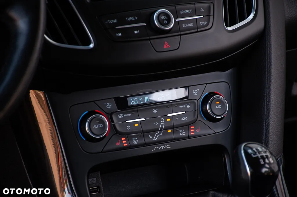 Ford Focus 1.0 EcoBoost Connected - 34