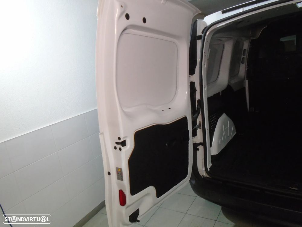 Renault Kangoo 1.5 DCI MAXI 3 LUGARES- 95 CV 6 V- IVA DEDUTIVEL - 36