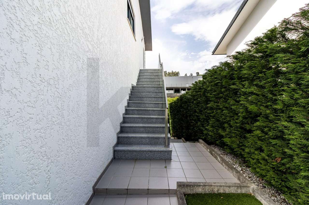 Moradia T4+1 |Excelência| - Centro - Oliveira de Azemeís! - Grande imagem: 3/39