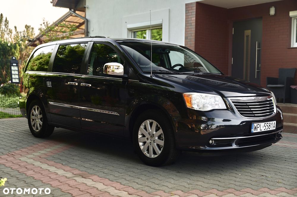 Chrysler Town & Country 3.6 Limited - 16