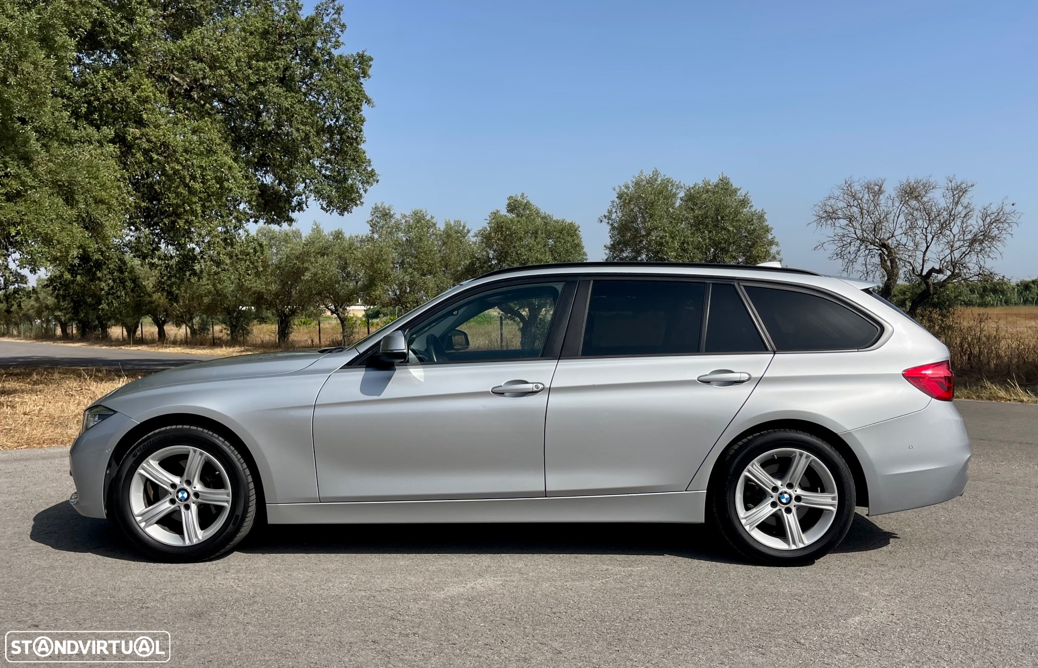 BMW 320 d Touring xDrive Auto - 9