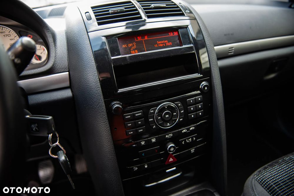 Peugeot 407 HDi 140 JBL - 29