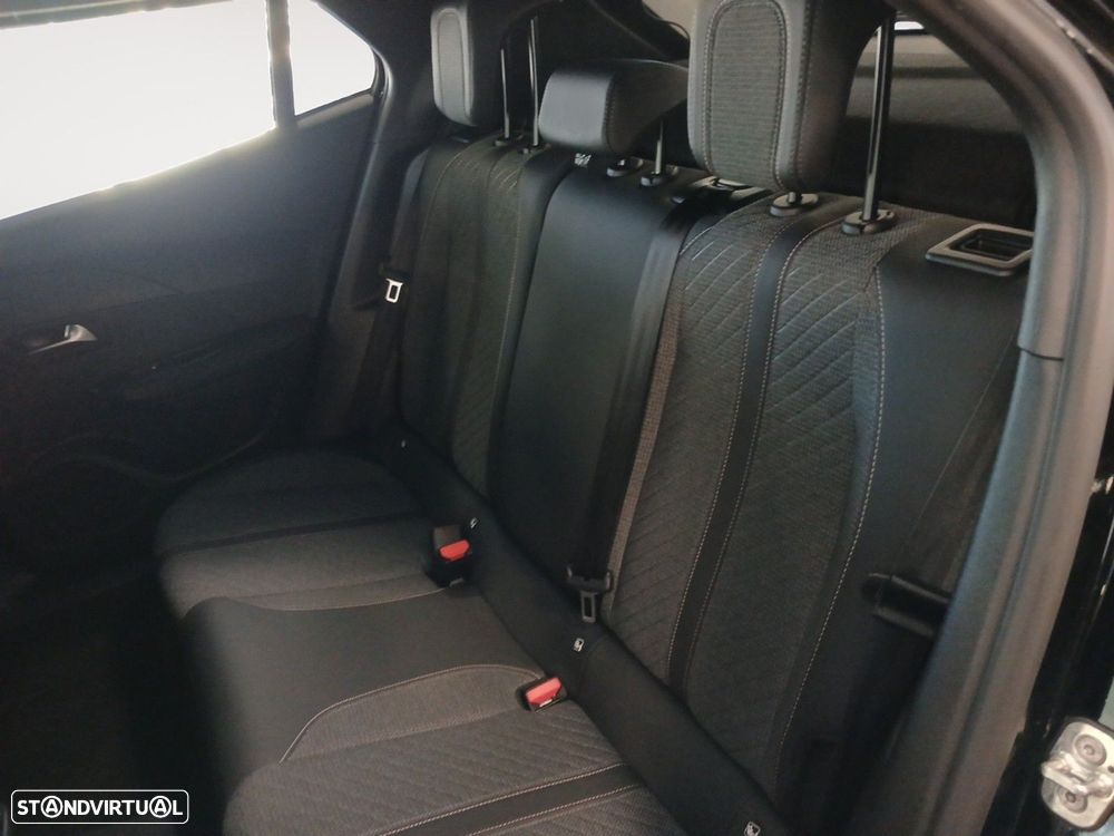 Peugeot 2008 - 13