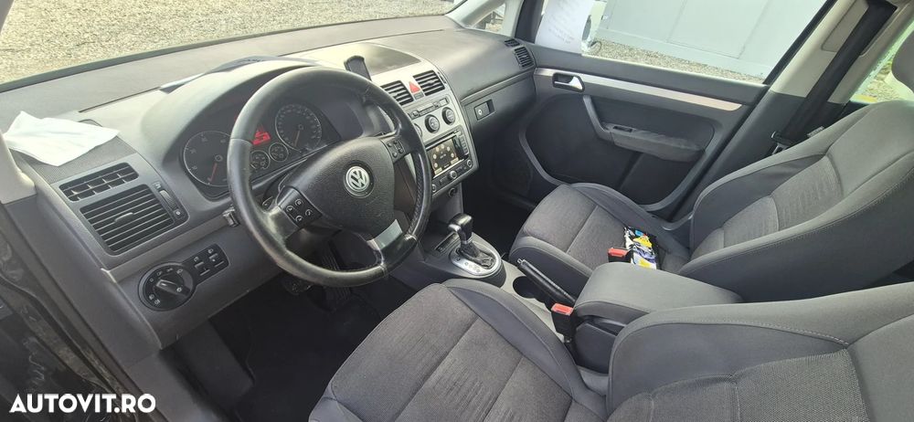 Volkswagen Touran 2.0 TDI DPF DSG Trendline - 9