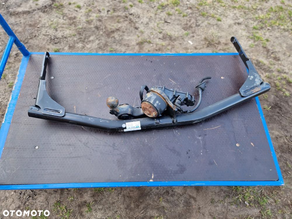 VW Passat B8 kombi Hak oryginalny Elektryczny Oris 3G9803881B - 1