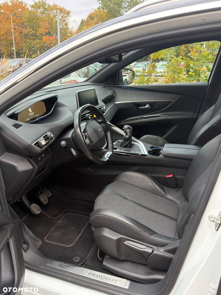 Peugeot 5008 - 22
