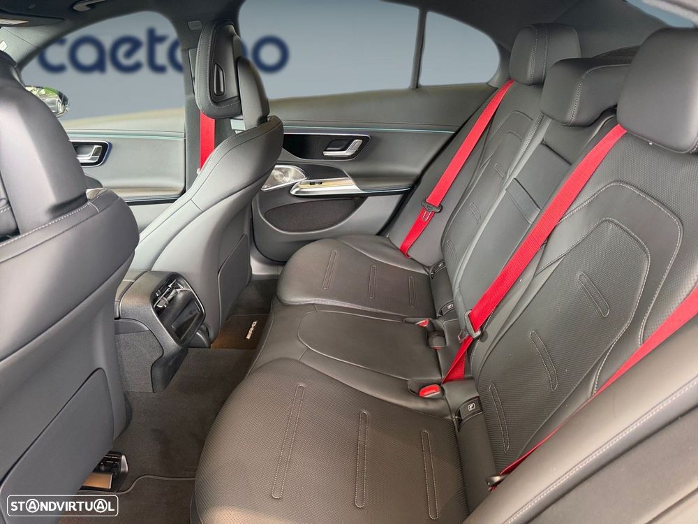 Mercedes-Benz E 53 AMG 4Matic+ - 15
