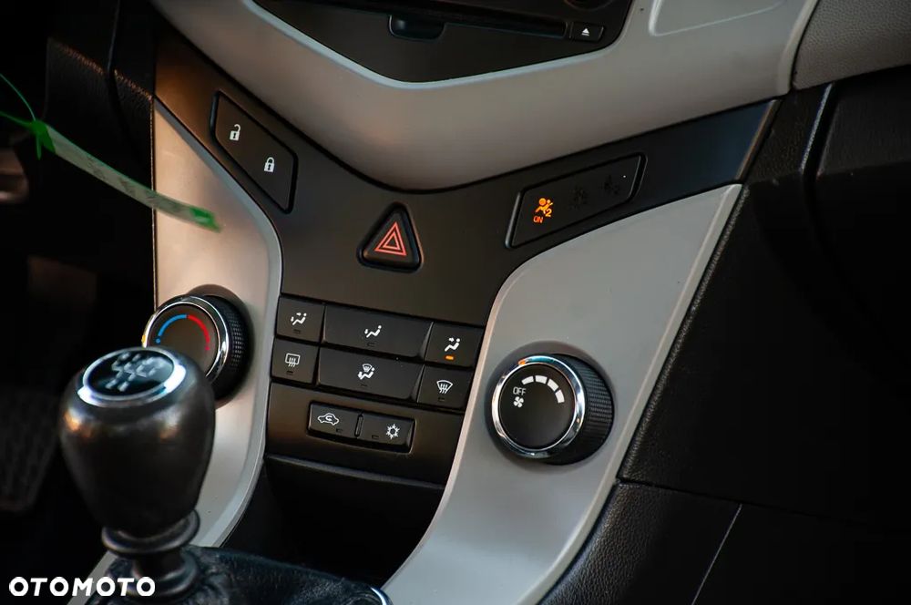 Chevrolet Cruze 1.6 - 21