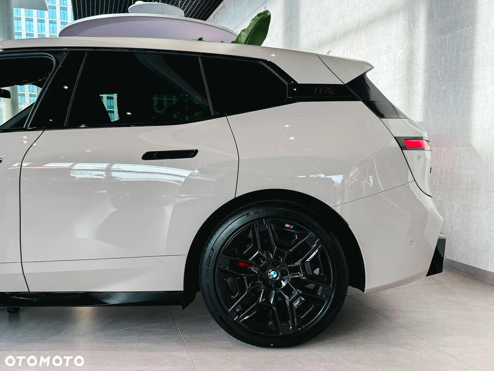 BMW iX xDrive45 - 9
