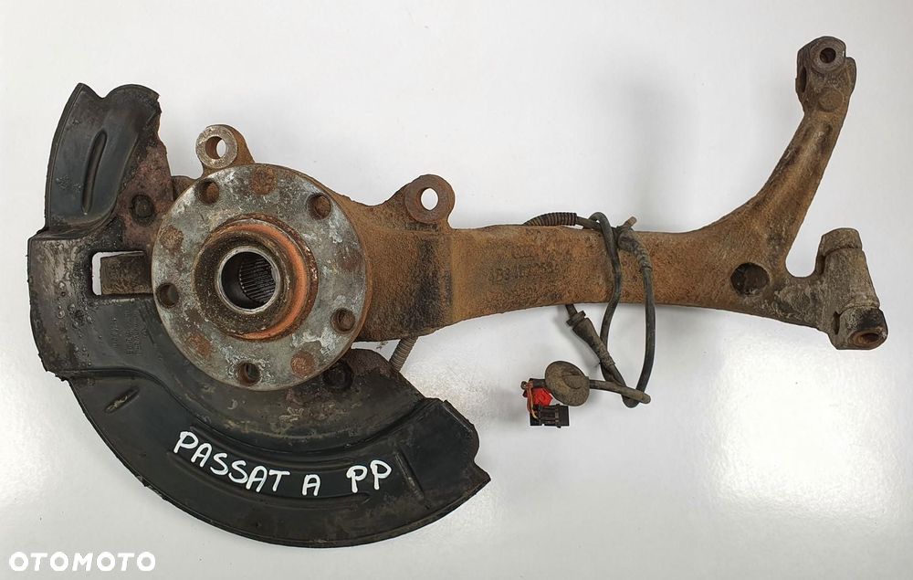 PIASTA ZWROTNICA PRAWY PRZÓD VW PASSAT B5 W8 4B3407258A - 2