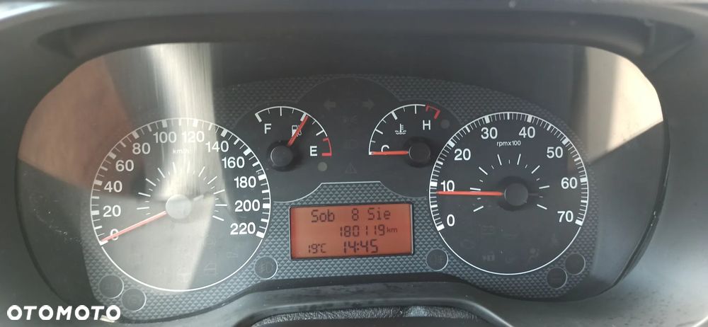 Fiat Grande Punto - 13
