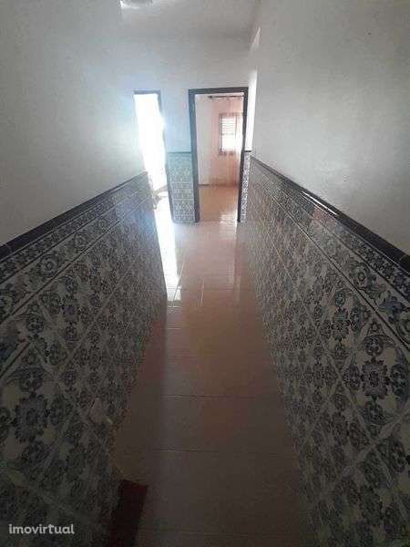 Moradia V3 1º andar com garagem e terraço em Nossa Senhora das Neves - Grande imagem: 5/9