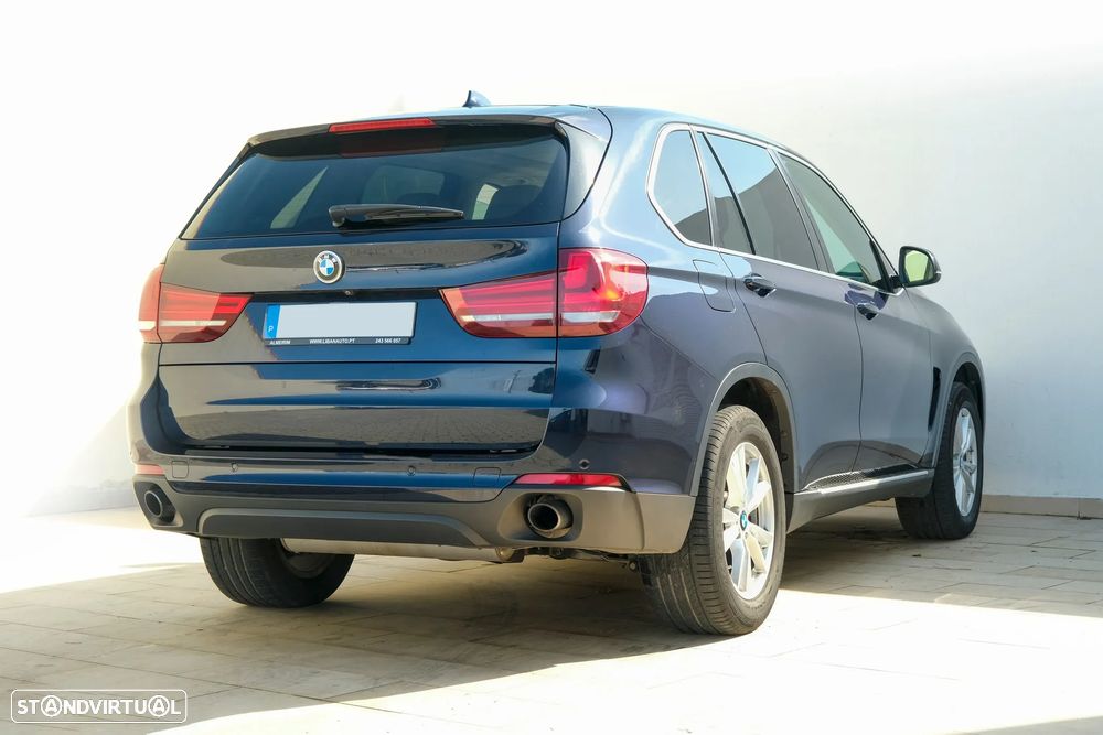 BMW X5 25 d sDrive Comfort 7L - 3