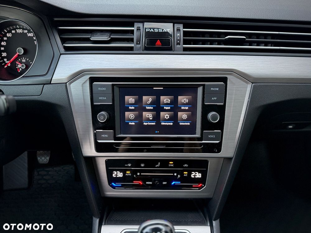 Volkswagen Passat 1.5 TSI EVO Business - 24
