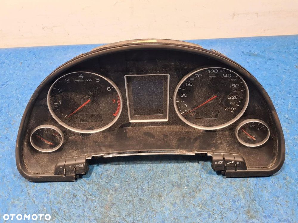 AUDI A4 B6 1.8B LICZNIK 8E0920900L - 1