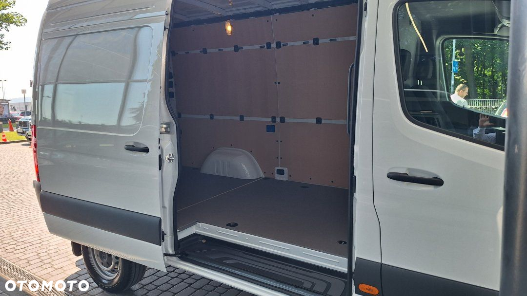 Mercedes-Benz Sprinter - 6