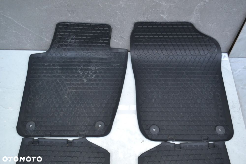 VW POLO 6R 6C DYWANIKI GUMOWE PRZÓD TYŁ KPL ORYGINAŁ 6R1061501 6R0061511 - 2