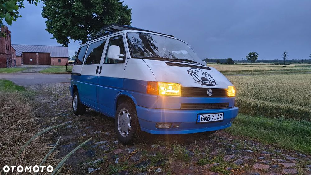 Volkswagen Multivan - 1