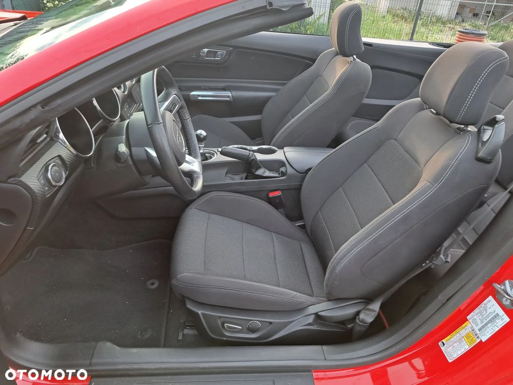 Ford Mustang 3.7 V6 - 12
