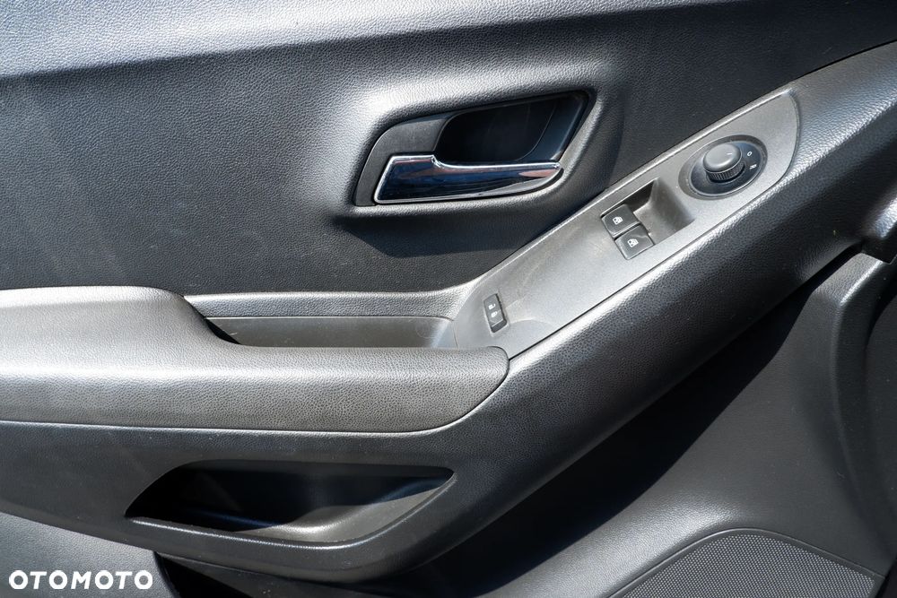 Chevrolet Trax 1.6 LS - 23