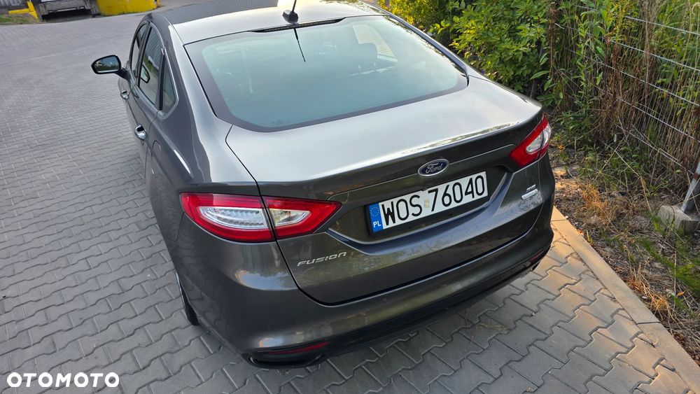 Ford Fusion 2.0 EcoBoost Titanium - 12