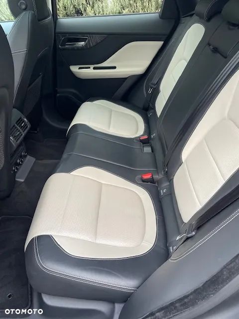 Jaguar F-Pace 2.0 i4D AWD R-Sport - 13