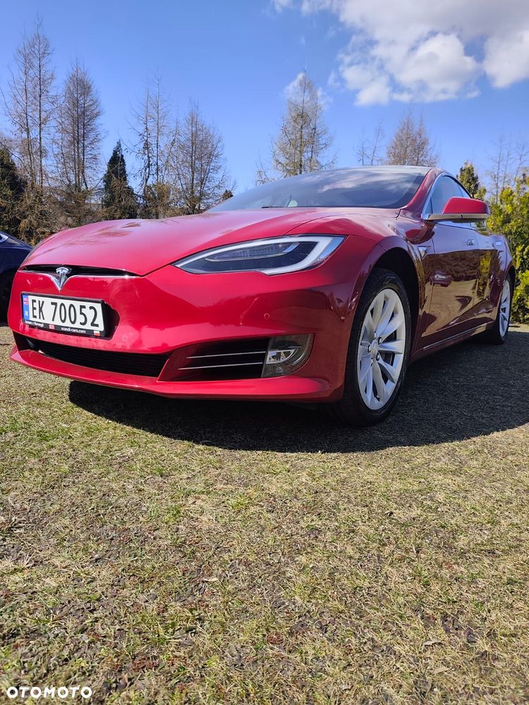 Tesla Model S - 8