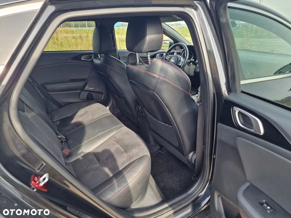 Kia ProCeed 1.6 T-GDI GT DCT - 16