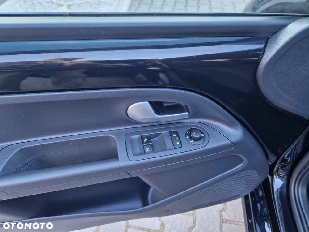 Volkswagen up! United - 12
