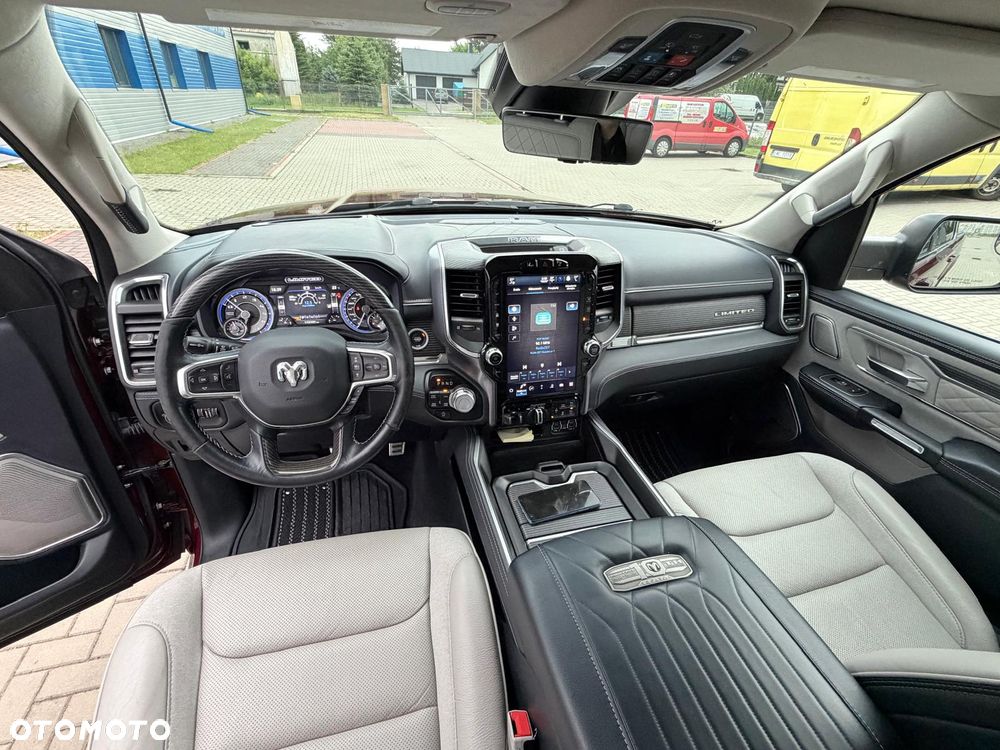 RAM 1500 5.7 eTorque Crew Cab Shortbed Limited Chrome - 9