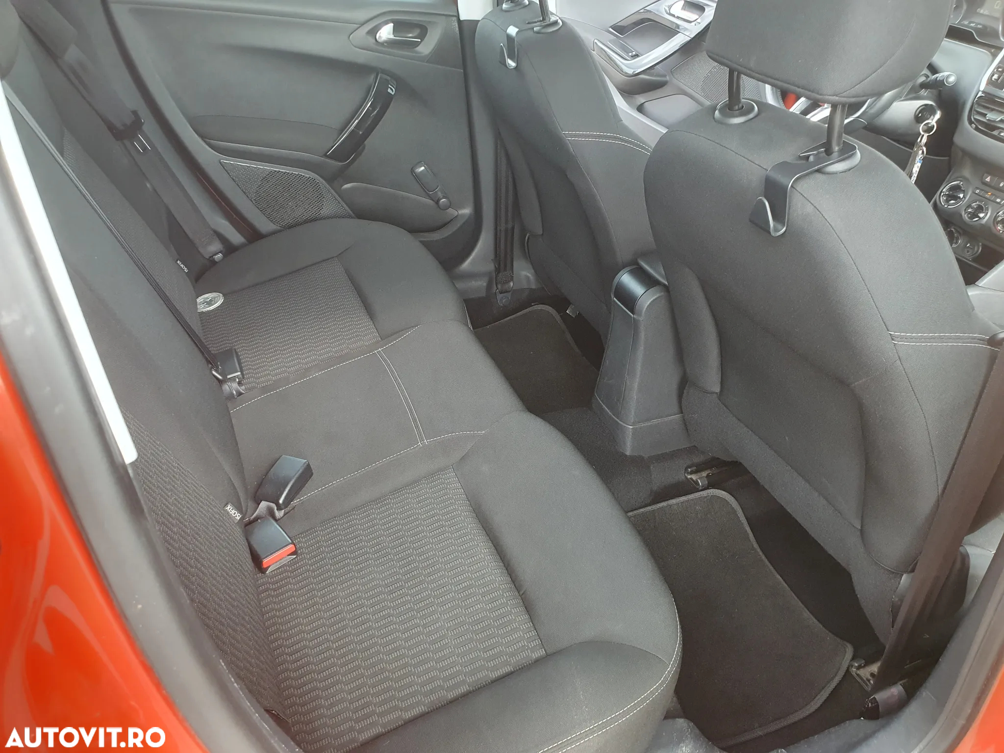 Peugeot 208 1.2 L PureTech Access - 11