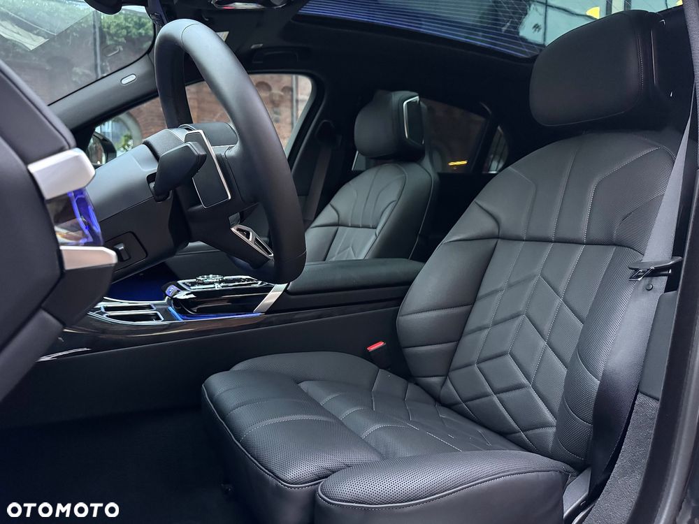 BMW Seria 7 740i - 16
