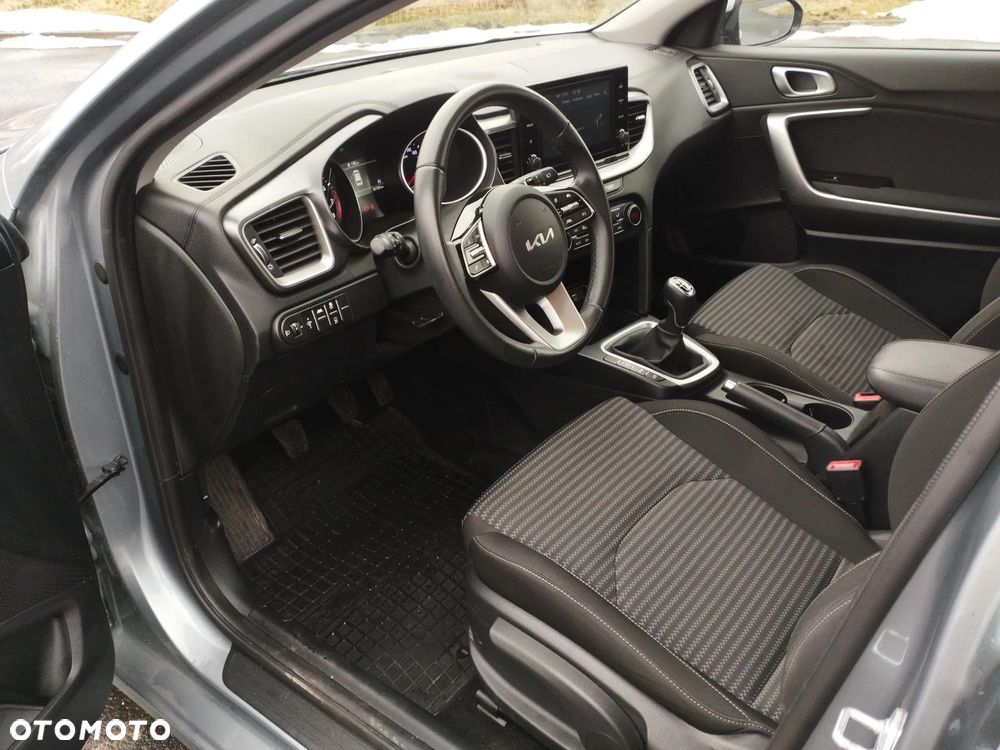 Kia Ceed 1.5 T-GDI M - 10