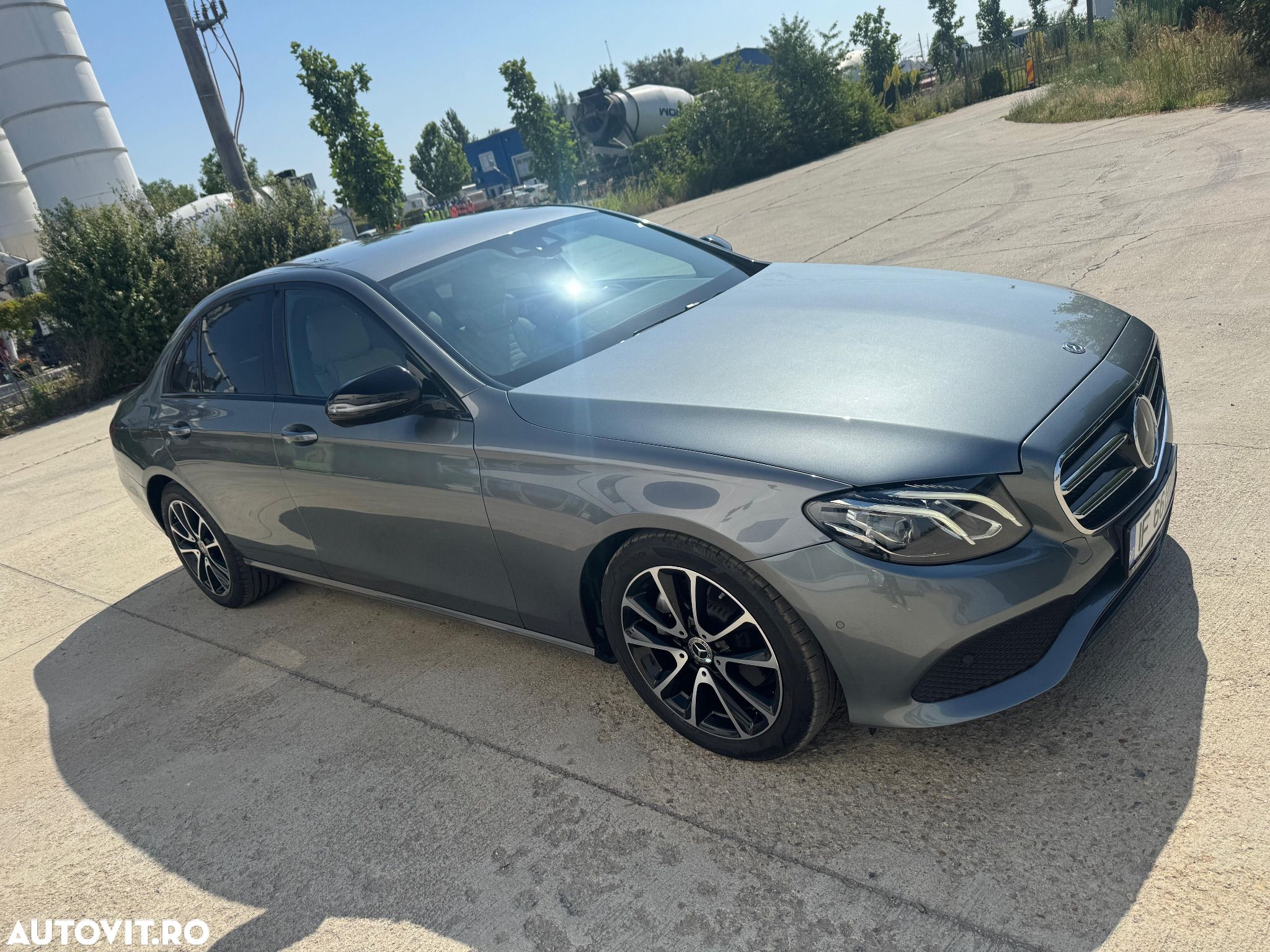 Mercedes-Benz E 220 d 4MATIC Aut. - 1