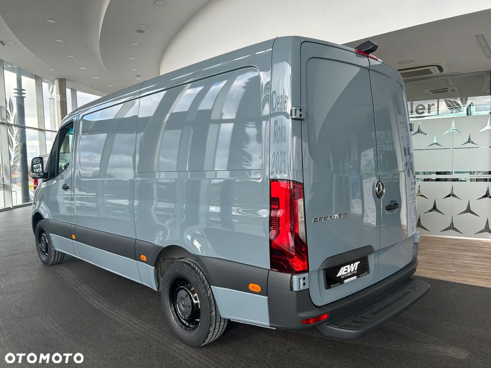 Mercedes-Benz Sprinter - 5