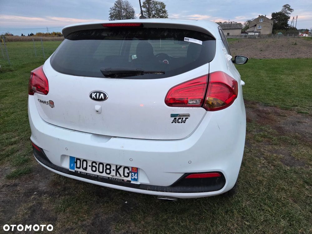 Kia Ceed 1.6 CRDi 128 Dream Team Edition - 17