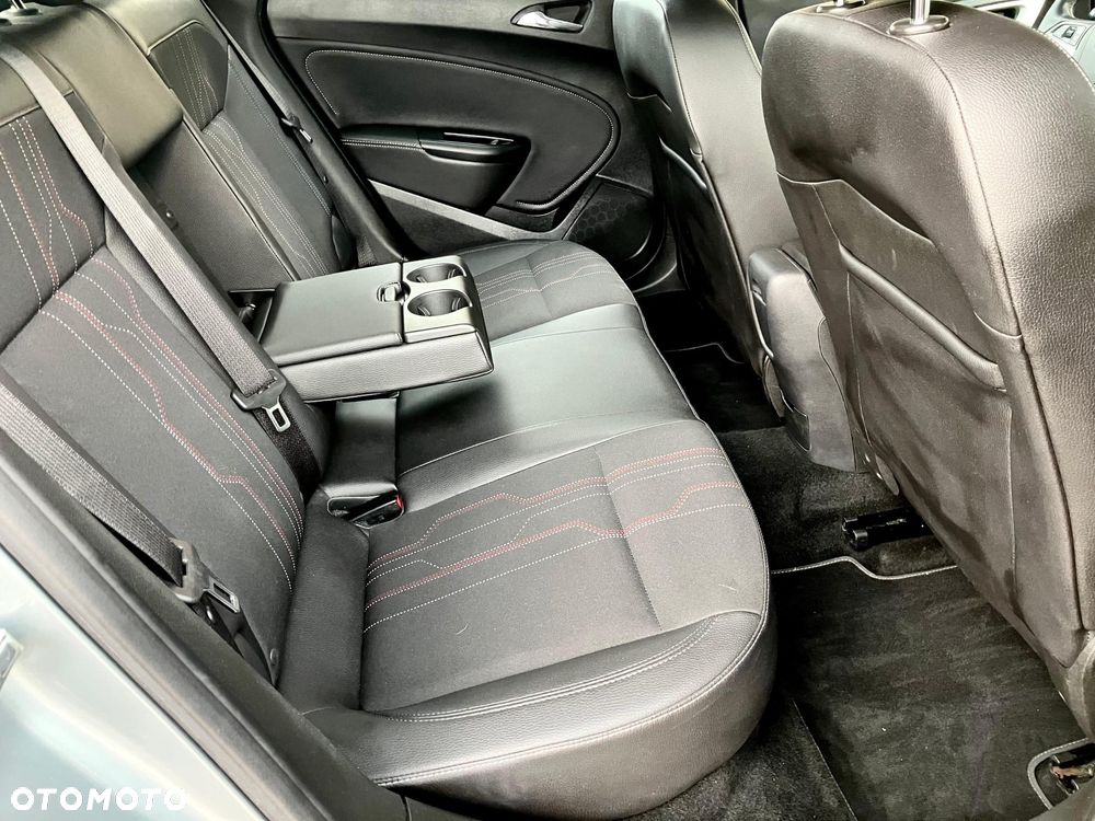 Opel Astra 1.6 Turbo 150 Jahre - 15