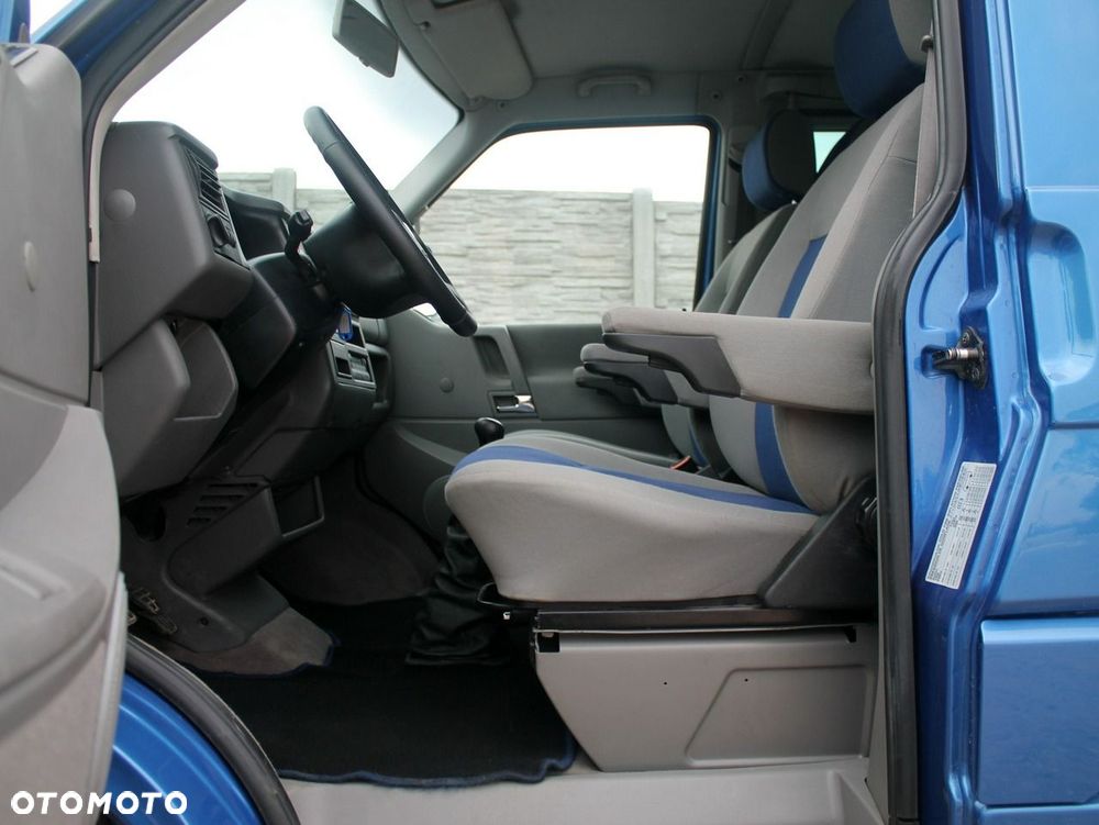 Volkswagen Multivan - 30