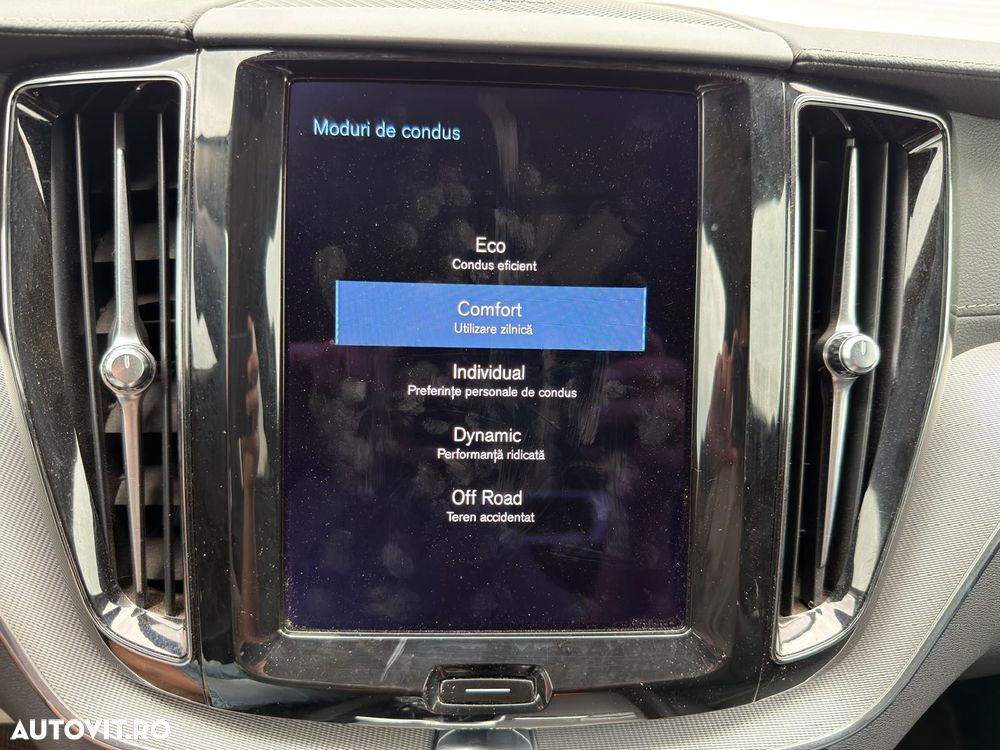 Volvo XC 60 B5 MHEV AT8 AWD Inscription - 19