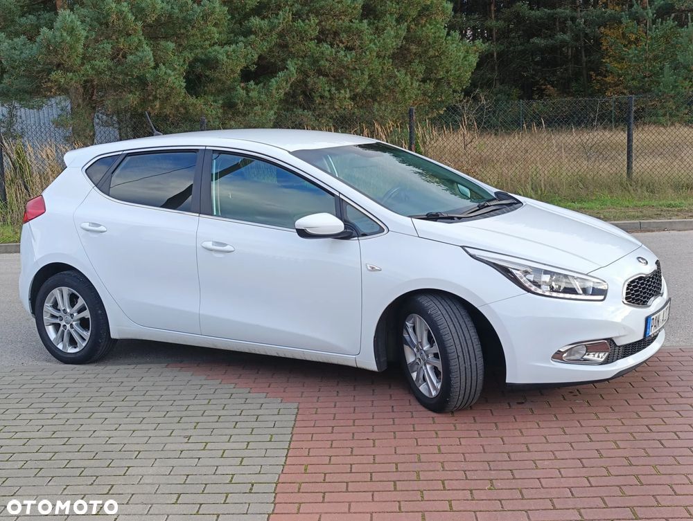 Kia Ceed 1.6 GDI Dream Team Edition - 9