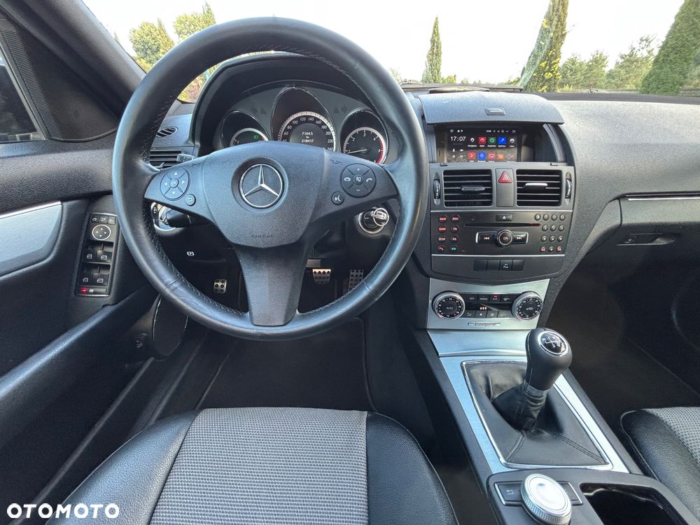 Mercedes-Benz Klasa C 200 CDI Avantgarde Edition - 23