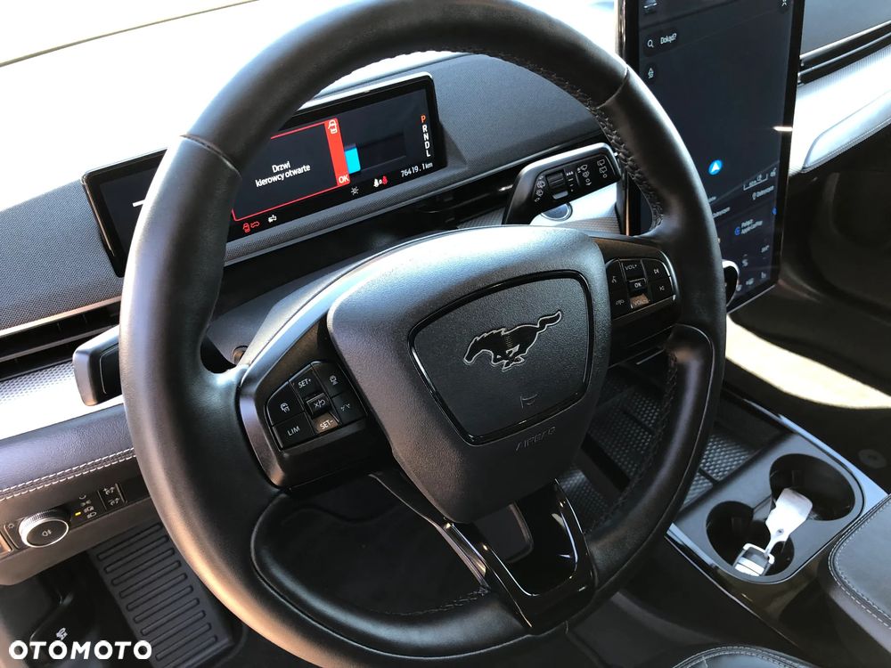 Ford Mustang Mach-E - 11