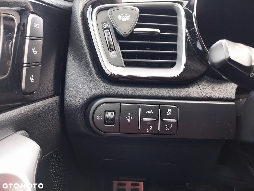 Kia XCeed 1.6 T-GDI OPF DCT7 PLATINUM - 24