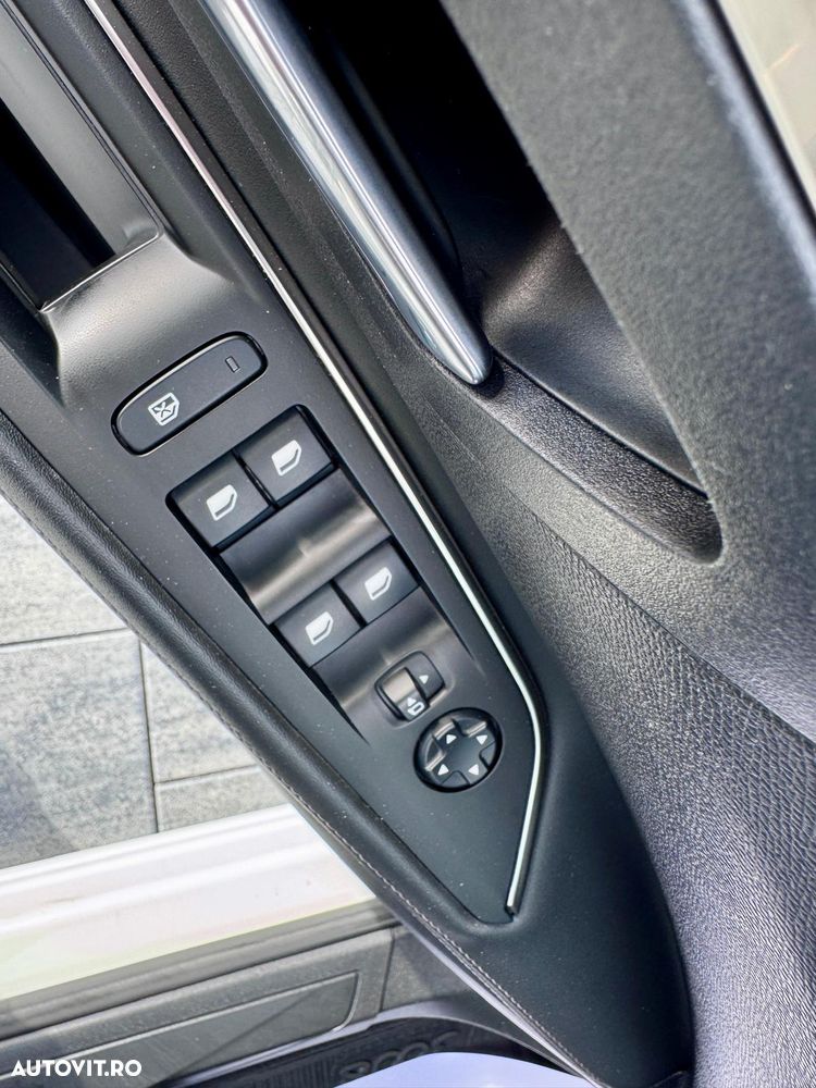 Peugeot 3008 1.2 PureTech S&S EAT8 Allure - 35