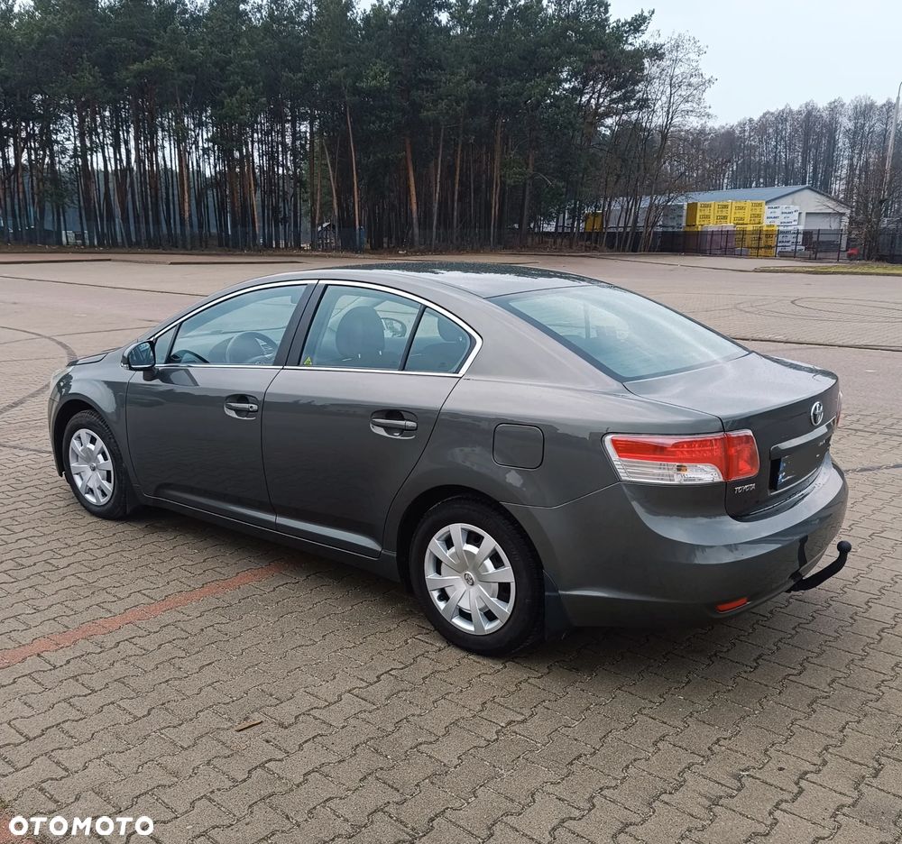 Toyota Avensis 1.6 Active - 2