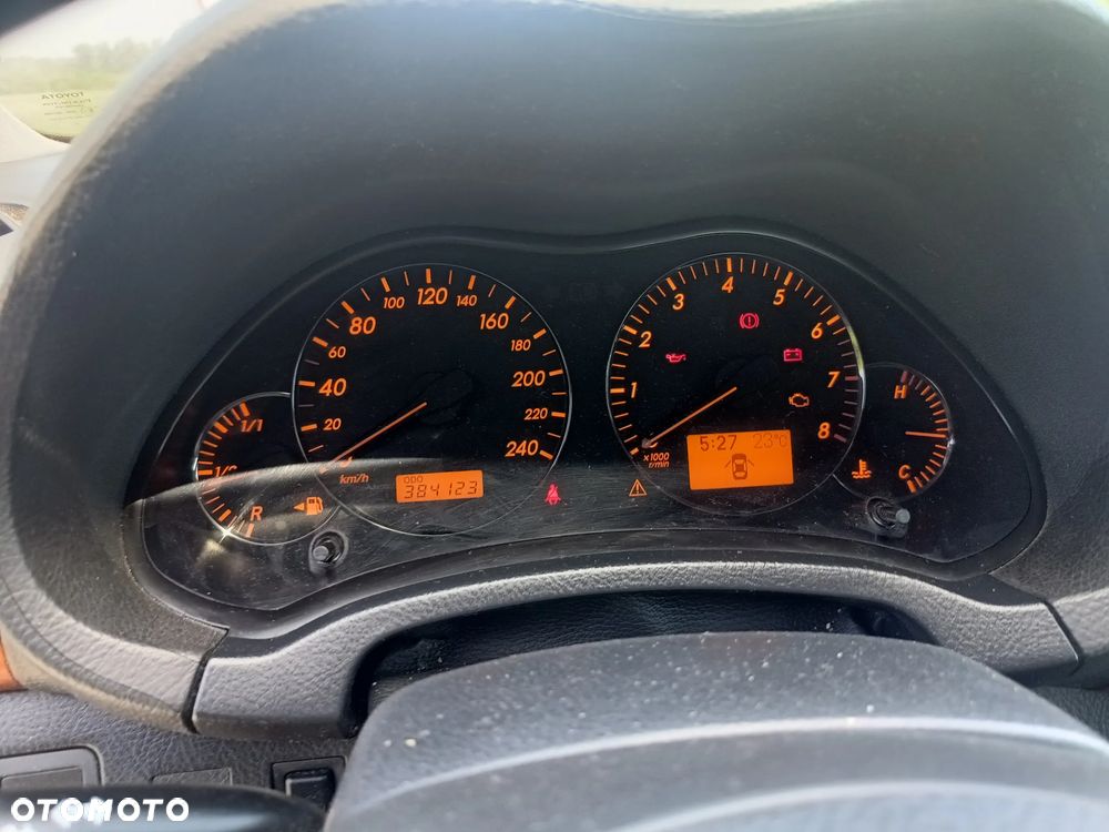 Toyota Avensis 2.0 VVT-i Prestige - 2