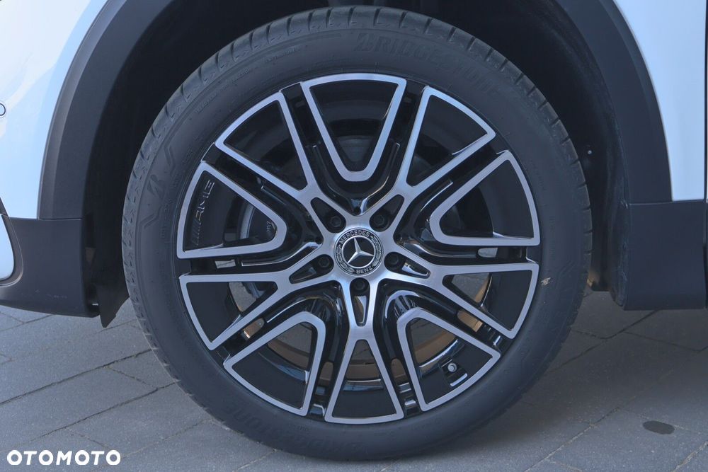 Mercedes-Benz GLB - 24